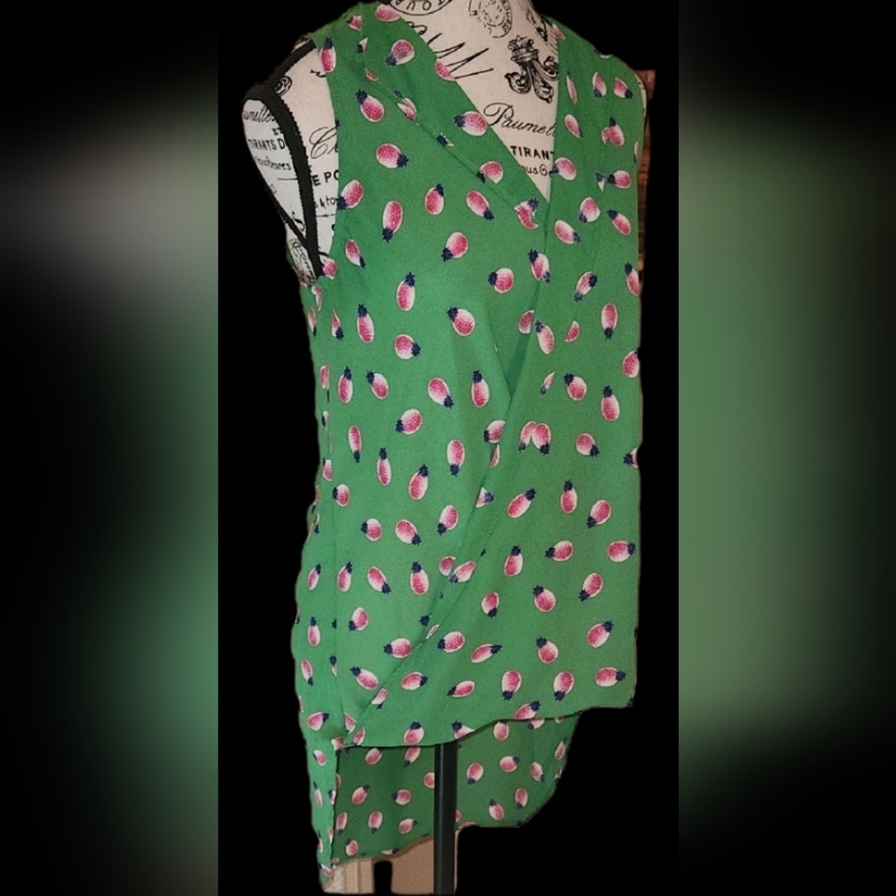 Ro & De Green Wrap Sleeveless Blouse XS Pink Pineapple